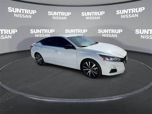 2022 nissan altima sr fwd