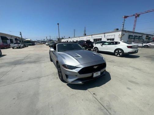 2022 ford mustang