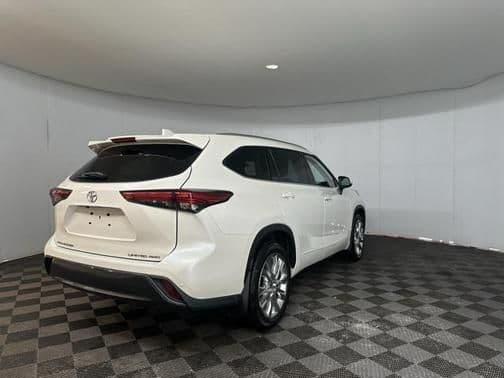 2021 toyota highlander limited in edgemere, massachusetts