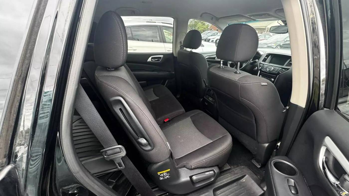 2019 nissan pathfinder sv
