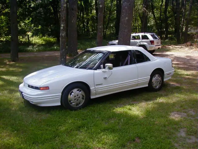 1994 oldsmobile cutless supreme convertible 90k miles no rust new top/tires nice
