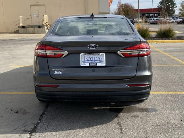 2020 ford fusion se