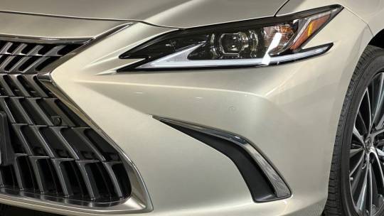 2025 Lexus se