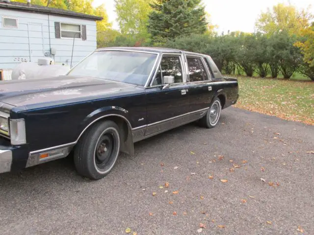 1988 lincoln town car signature series drive or restore