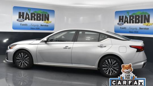 2023 Nissan Altima sv