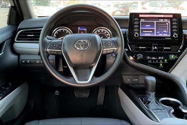 2024 toyota camry le