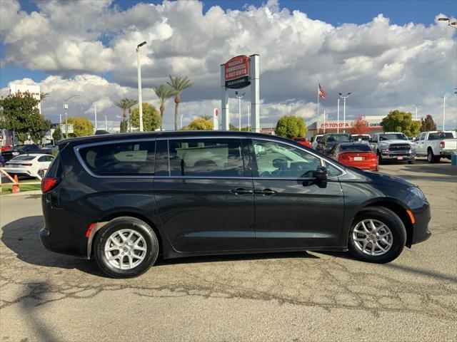 2023 chrysler voyager lx