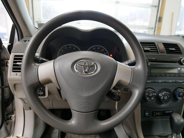 2010 toyota corolla le