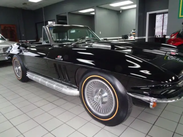 antique car corvette stingray