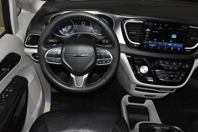 2022 chrysler pacifica touring-l