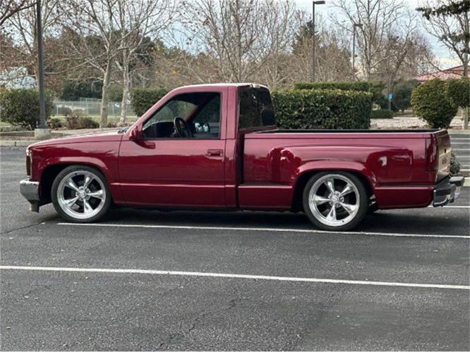 1988 gmc sierra in cadillac, michigan