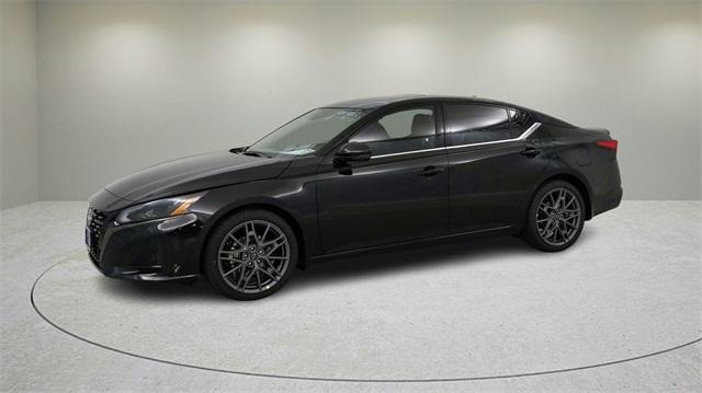2023 nissan altima 2.0 sr