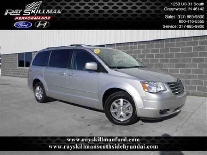 2008 chrysler town & country in greenwood, in