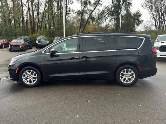 2022 chrysler pacifica touring-l
