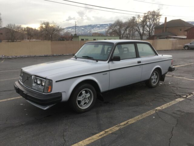 1981 volvo 242 glt coupe (240 series rare non turbo)