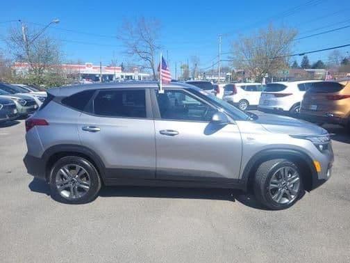 2023 kia seltos lx in schenectady, new york