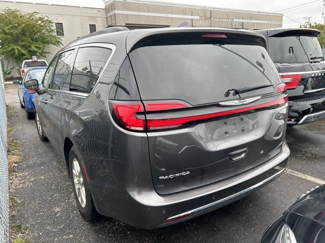 2022 chrysler pacifica touring-l