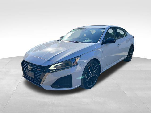 2023 nissan altima sr fwd