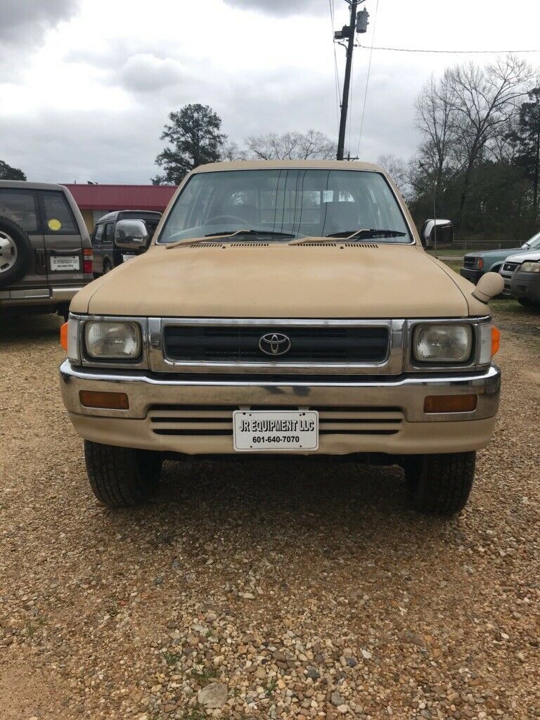 1994 diesel toyota hilux 4x4, quad-cab, cold a/c, locking-hubs, 5-speed manual