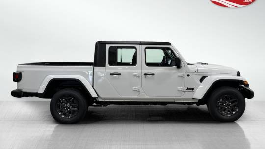 2024 Jeep Gladiator