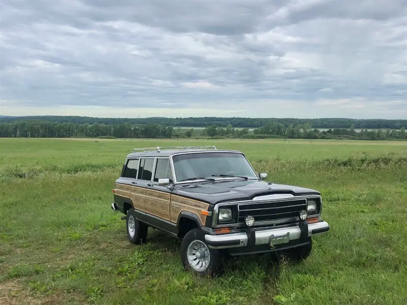 1986 jeep grand wagoneer - south west car - clean - 4x4 serviced - rare !