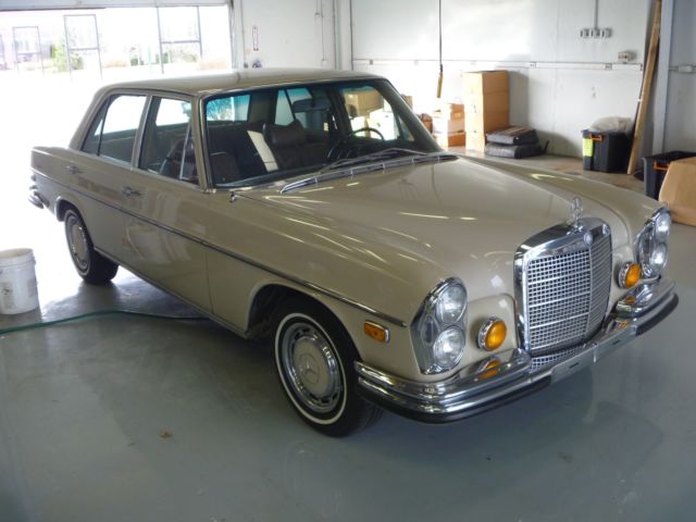 1972 mercedes-benz 280se 4.5 sedan