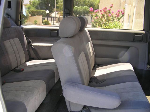 1993 white mazda mini passenger van 3l v6 runs great!