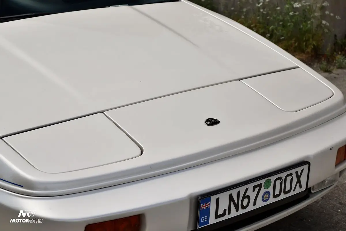 1988 lotus esprit turbo commemorative edition