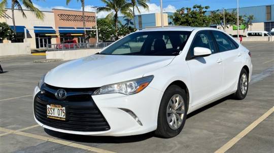 2016 toyota camry le