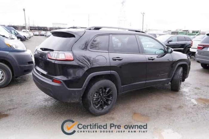 2023 jeep cherokee altitude in saint paul, minnesota
