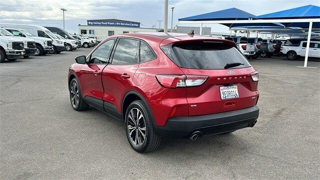 2022 ford escape se