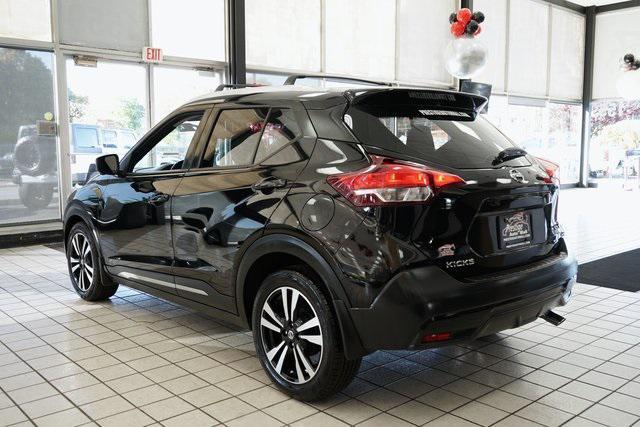 2019 nissan kicks sr
