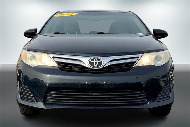 2014 toyota camry le
