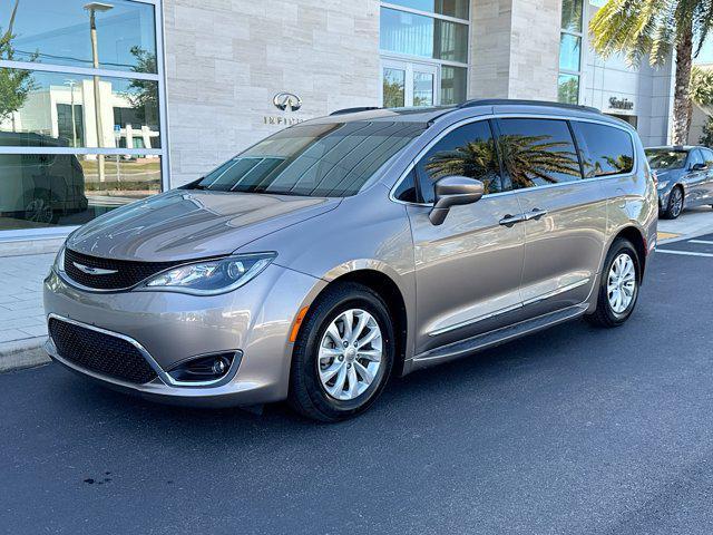 2017 chrysler pacifica touring-l