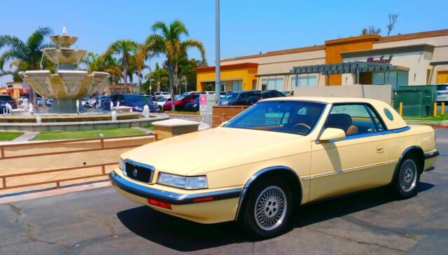 1989 chrysler tc by maserati 8,000 original miles convertible hardtop