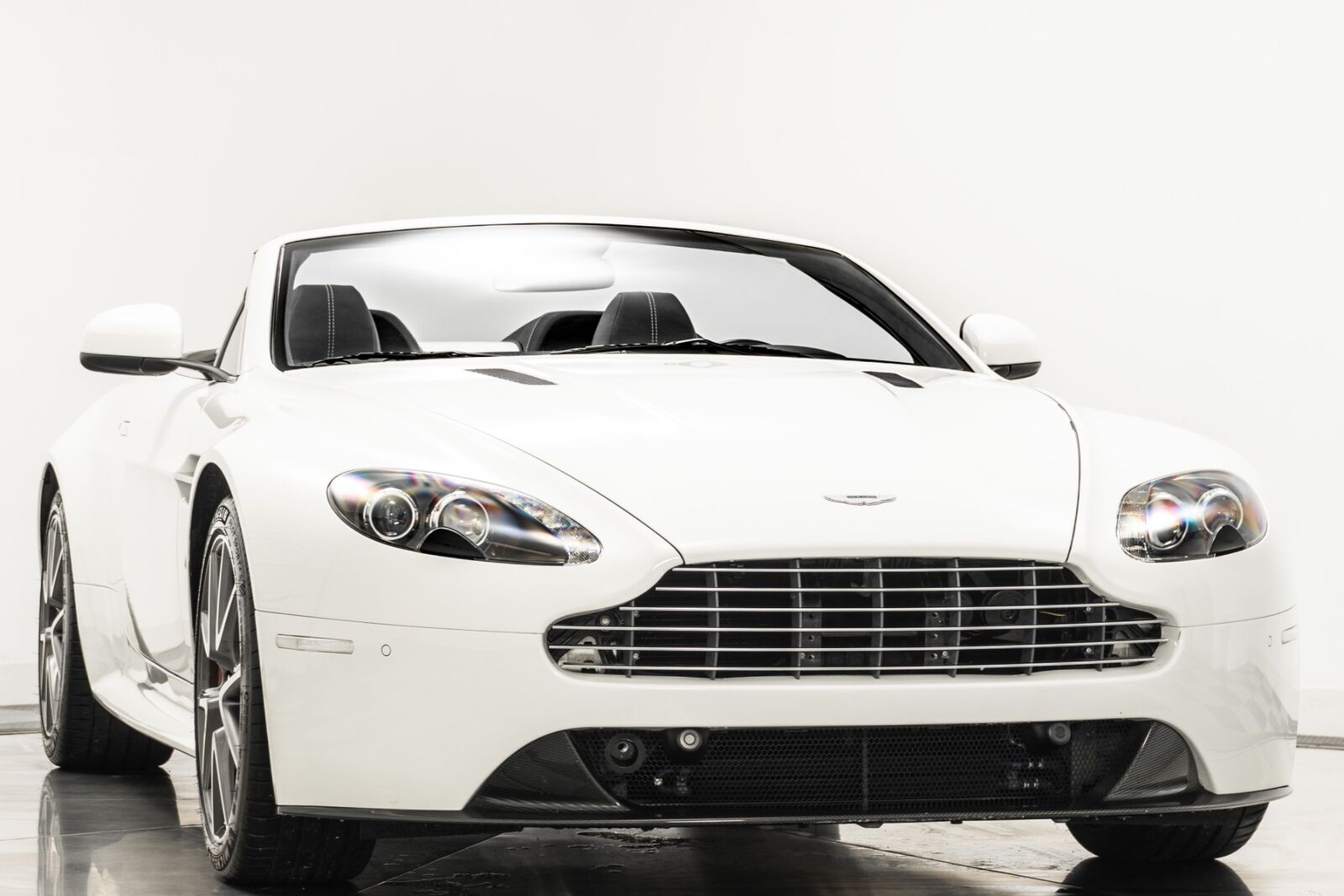2011 aston martin vantage s roadster