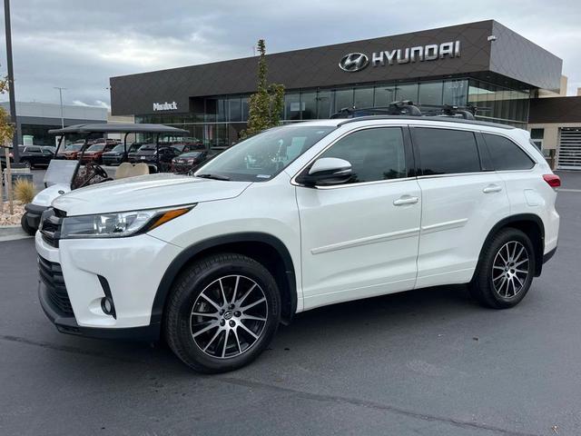 2017 toyota highlander se