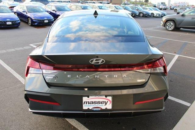 2024 hyundai elantra hev blue