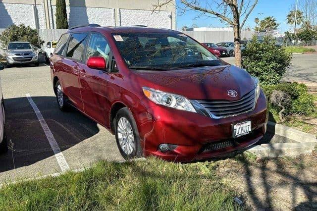 2016 toyota sienna xle in fremont, california