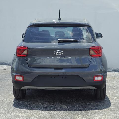 2023 hyundai venue se
