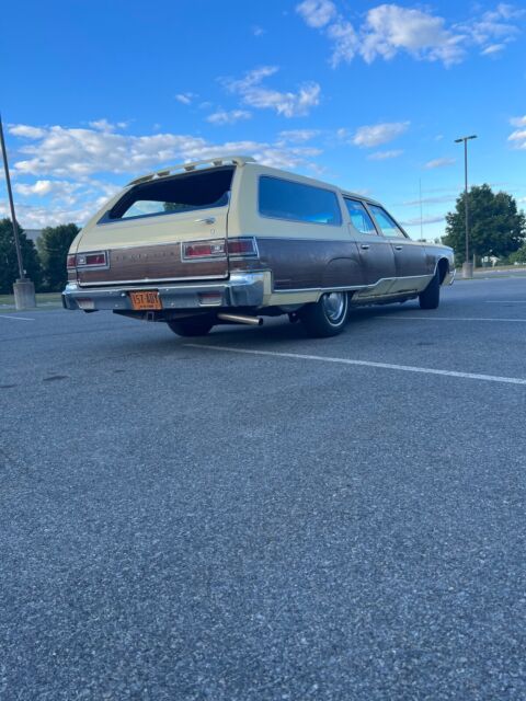 1977 chrysler town & country wagon yellow rwd automatic