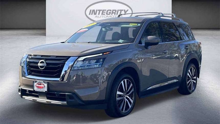 2023 nissan pathfinder platinum