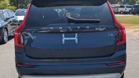 2022 volvo xc90 t5 momentum 7-passenger awd