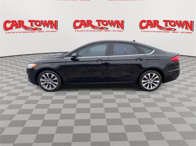 2019 ford fusion se
