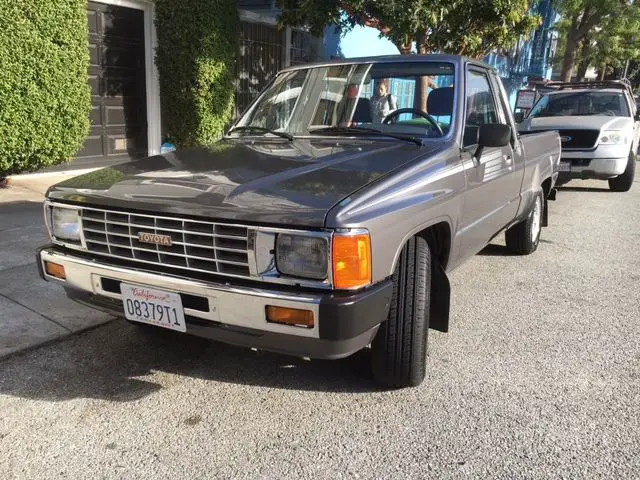 low 37,900 original miles, 1986 toyota turbo sr5 xtra cab pickup