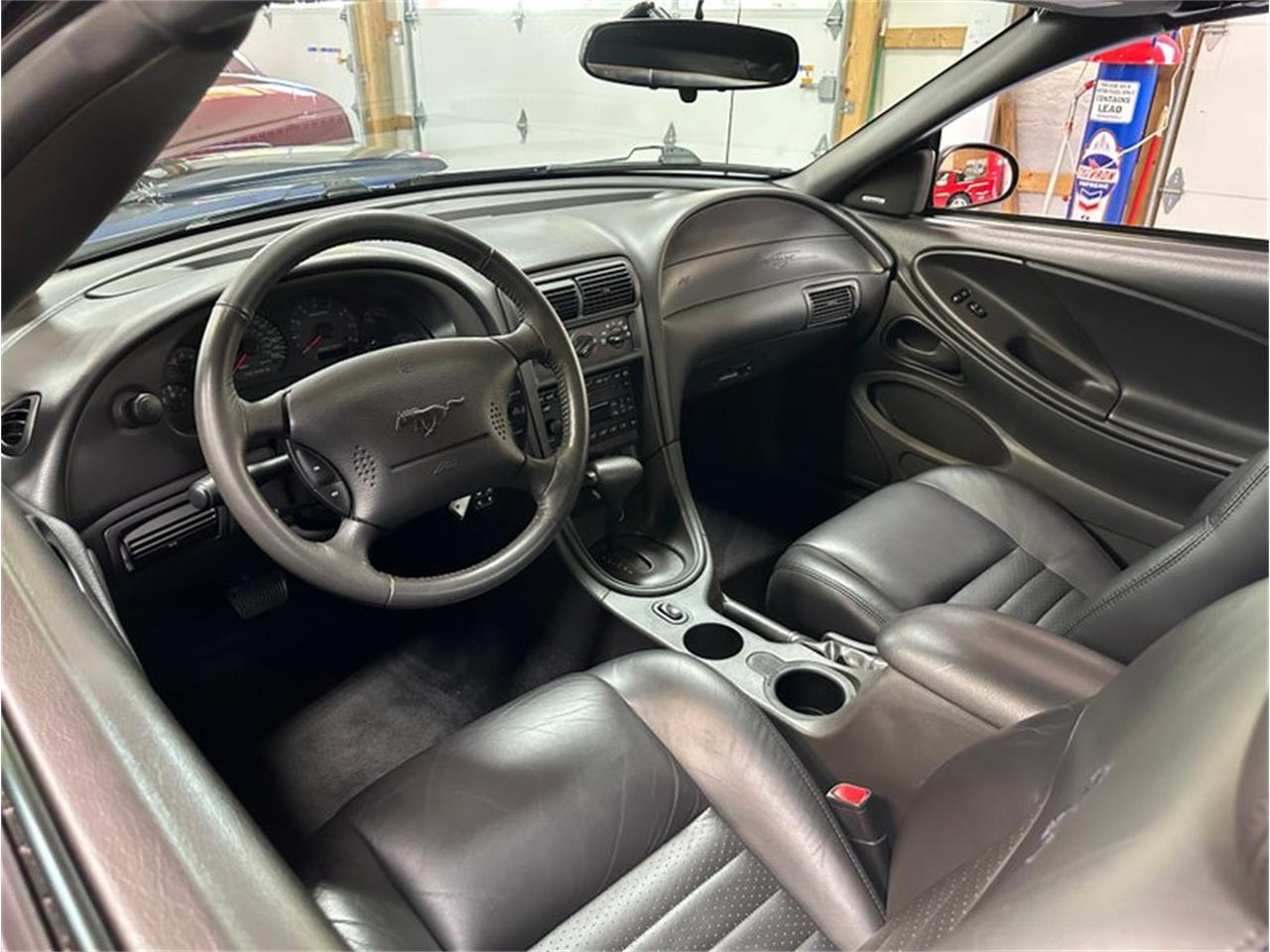 2003 ford mustang