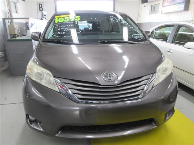 2012 toyota sienna xle