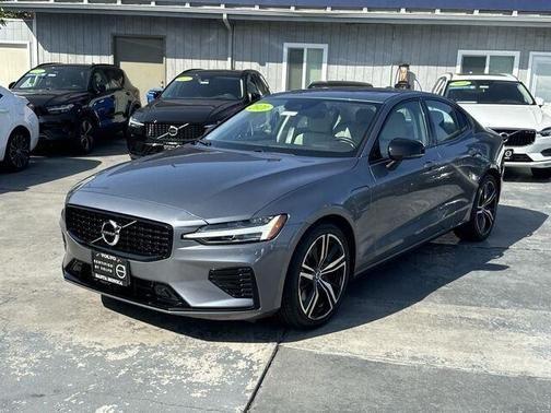 2021 volvo s60 recharge plug-in hybrid