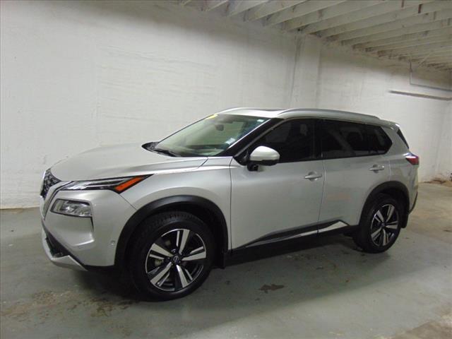 2022 nissan rogue platinum
