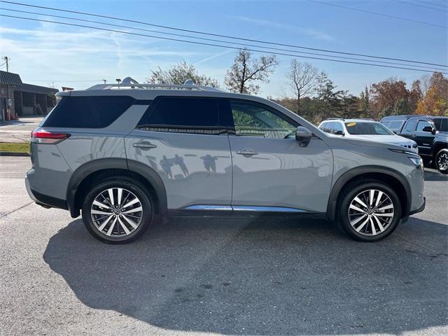 2022 nissan pathfinder platinum